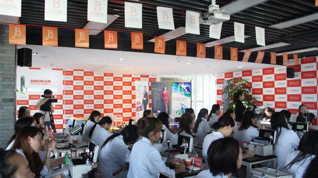上海电视台壹周时尚专访BM江南:素颜达人缔造者