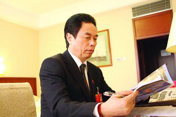 高德康:新业态不断涌现 纺织服装企业转型之路何在? 高德康:新业态不断涌现 纺织服装企业转型之路何在?